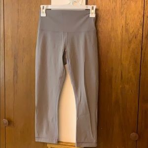 Lavender Lululemon cropped leggings